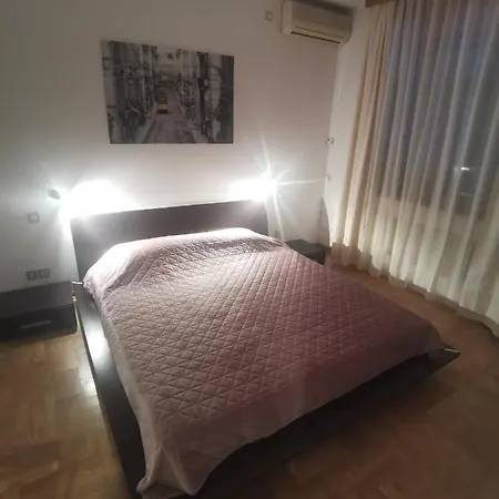 Zora Ni